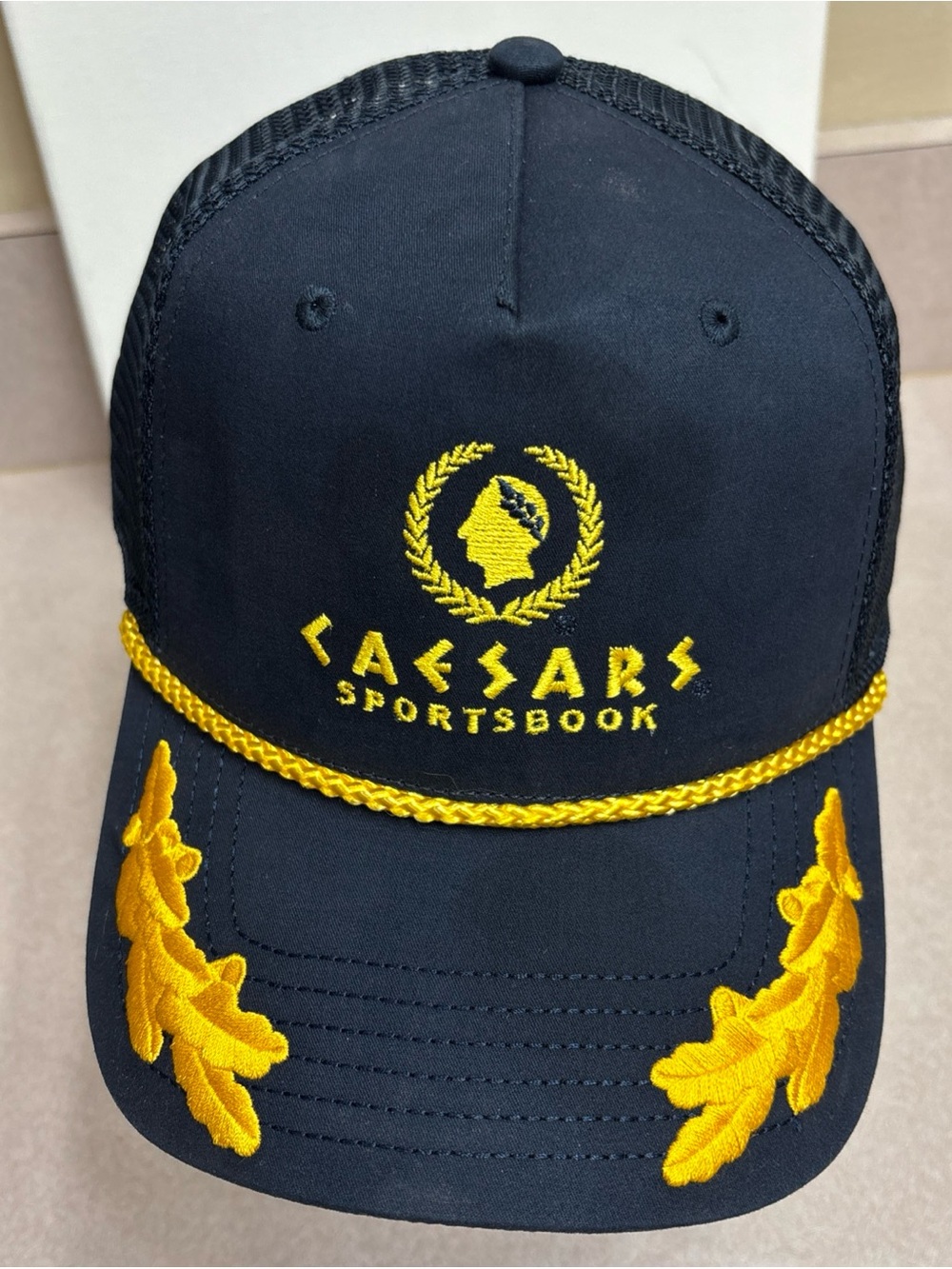 Caesars Casino Sportsbook Captain’s Trucker Hat Cap Mesh Snapback Rope Men’s